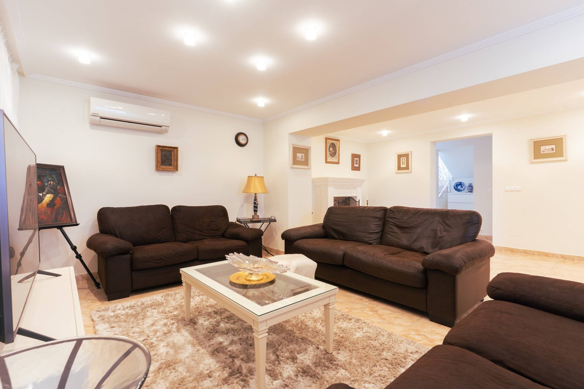 10-Bedroom Villa in Torrevieja - Image 20