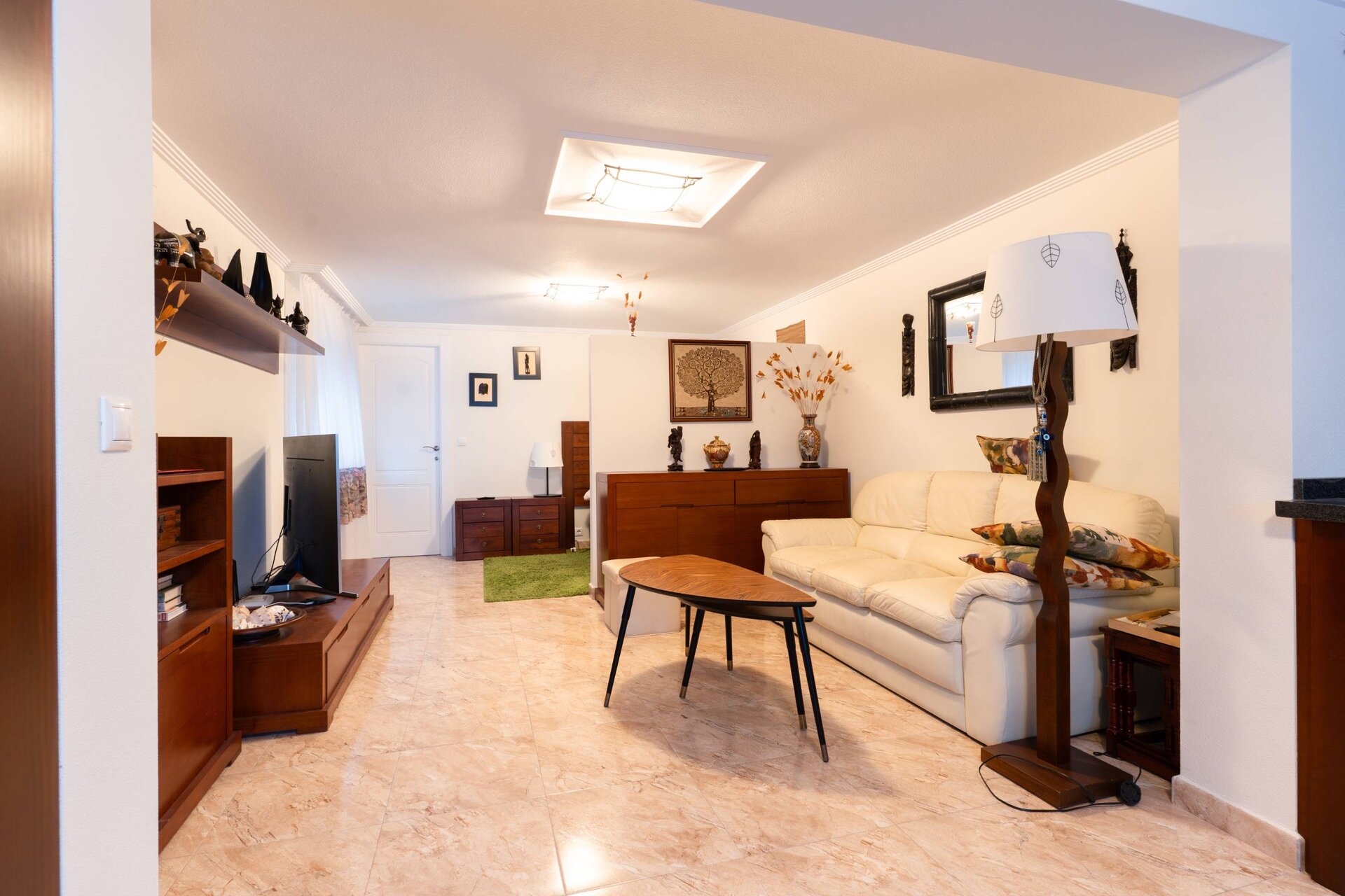 10-Bedroom Villa in Torrevieja - Image 34