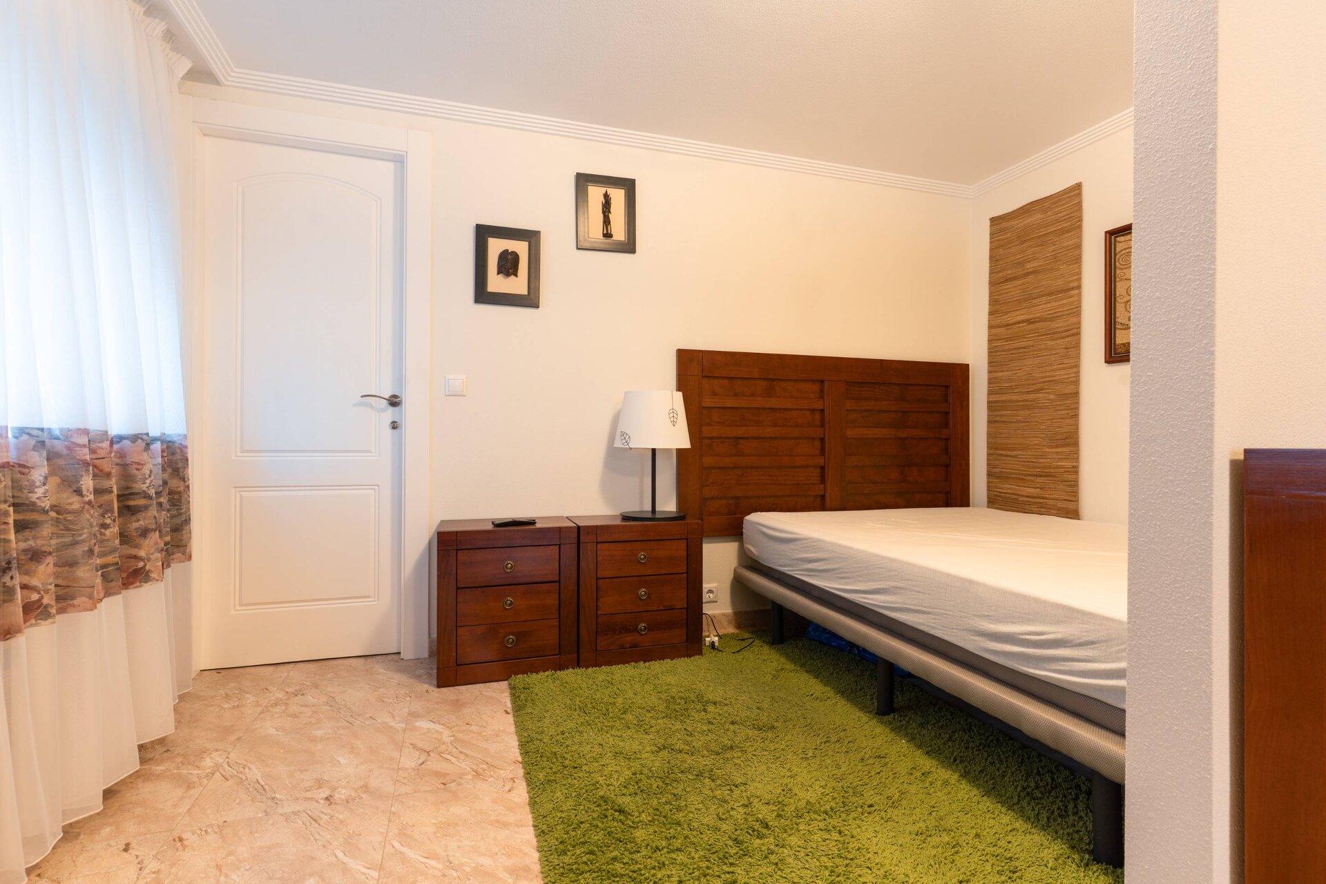 10-Bedroom Villa in Torrevieja - Image 35