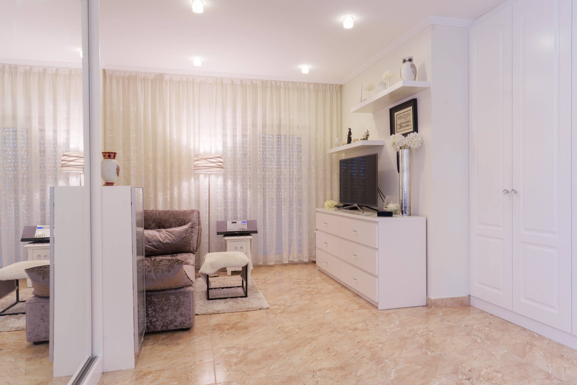 10-Bedroom Villa in Torrevieja - Image 68