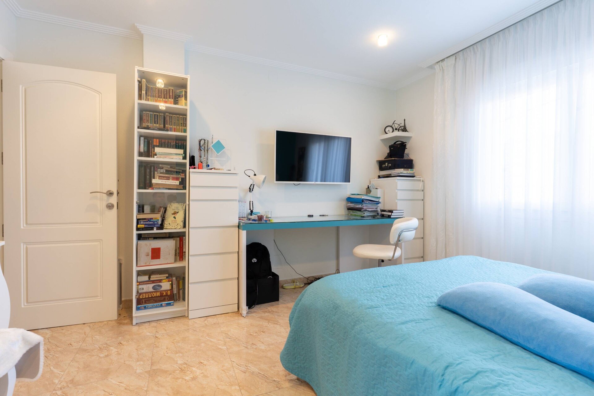 10-Bedroom Villa in Torrevieja - Image 73