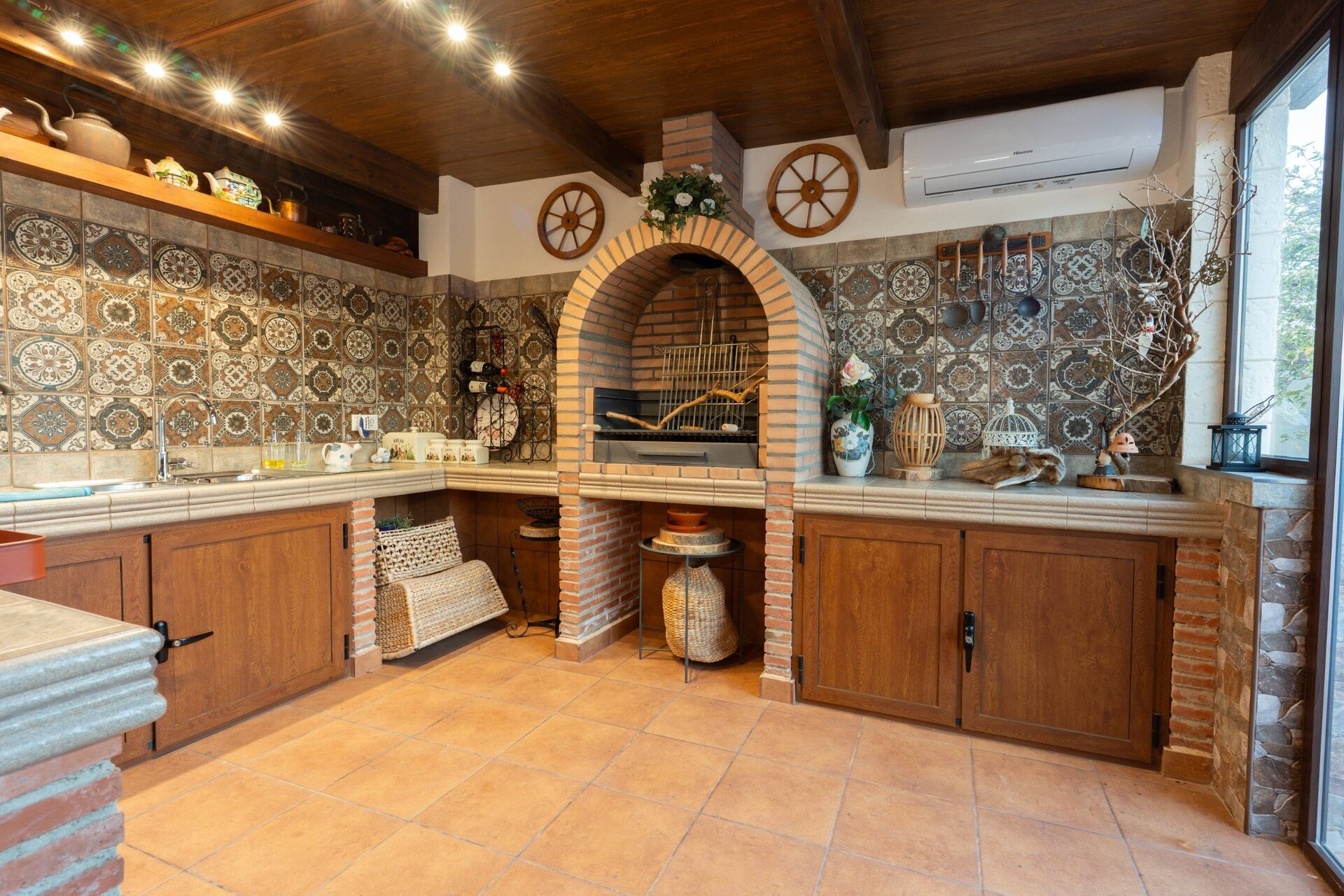 10-Bedroom Villa in Torrevieja - Image 82