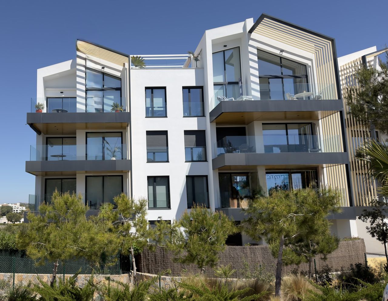 2-Bedroom Apartment in Las Colinas Golf, Orihuela - Image 1