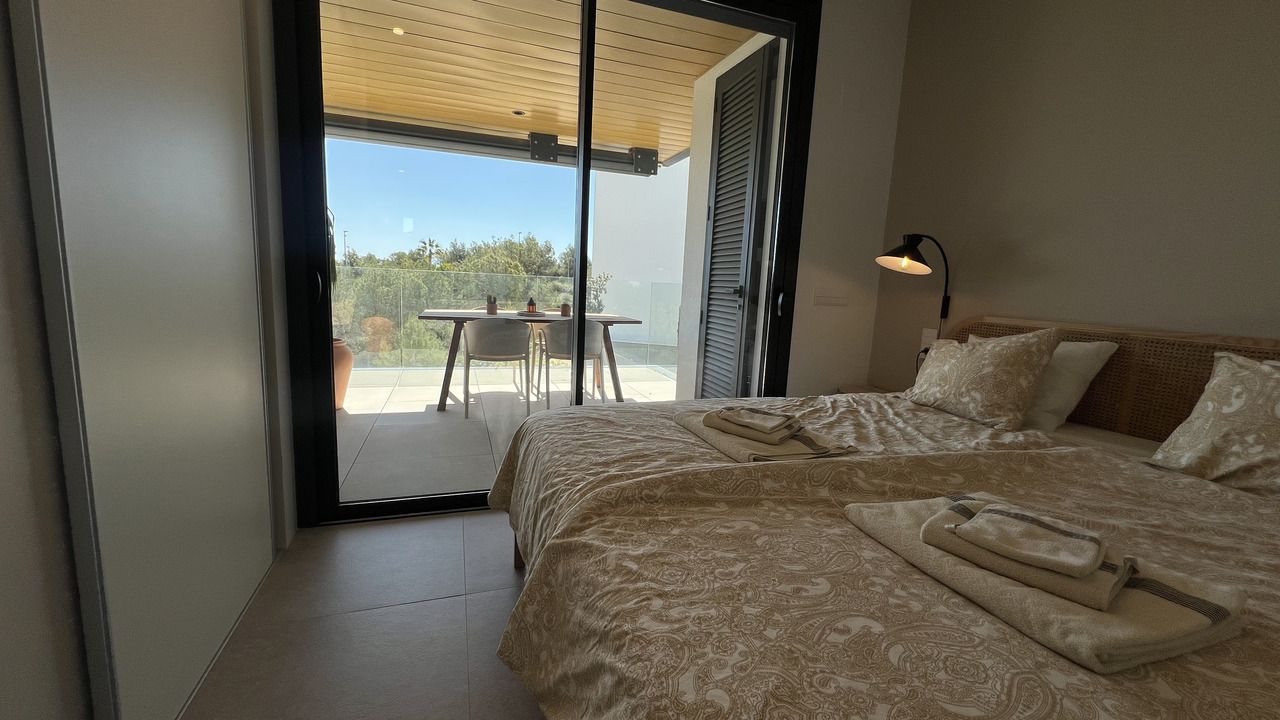 2-Bedroom Apartment in Las Colinas Golf, Orihuela - Image 19