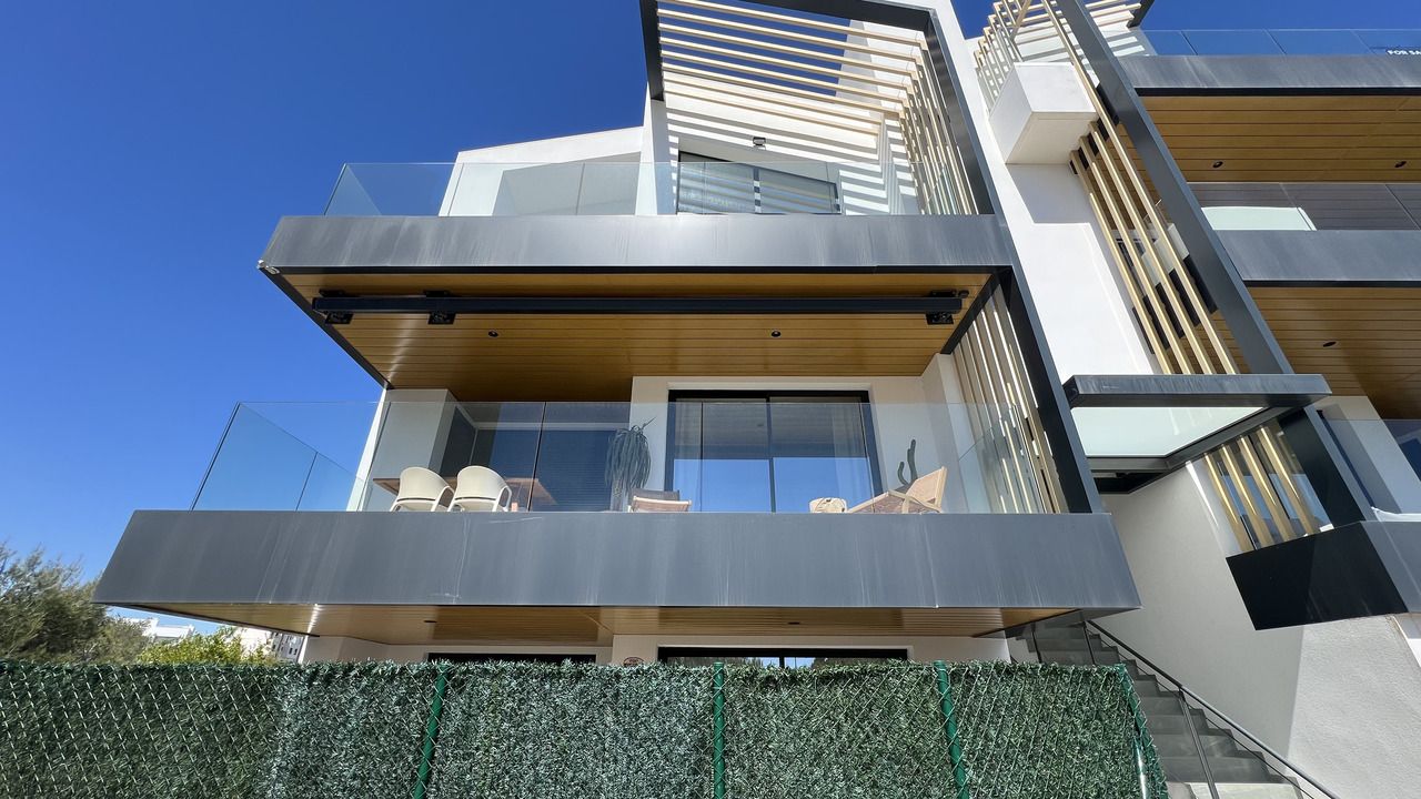 2-Bedroom Apartment in Las Colinas Golf, Orihuela - Image 2