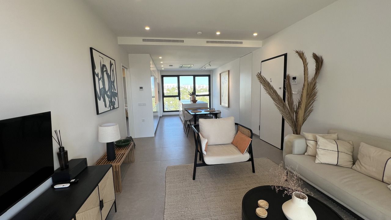 2-Bedroom Apartment in Las Colinas Golf, Orihuela - Image 5