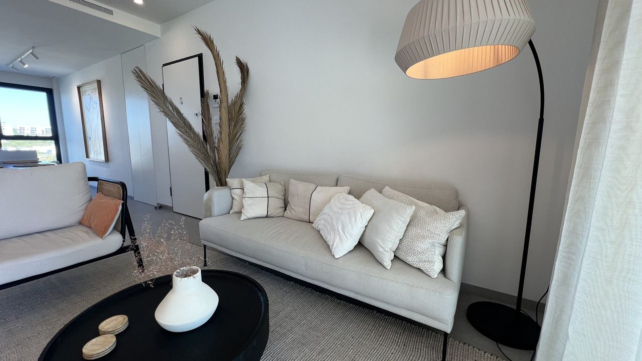 2-Bedroom Apartment in Las Colinas Golf, Orihuela - Image 6