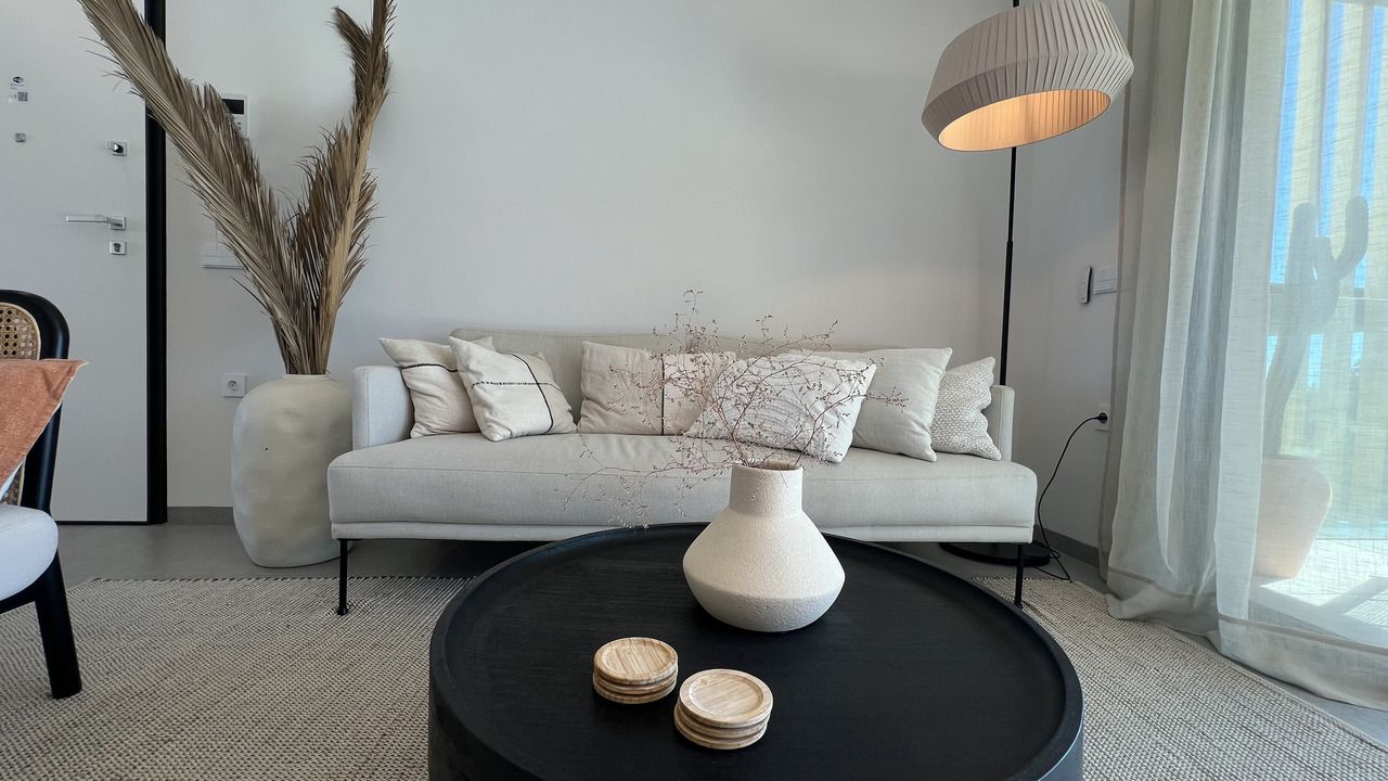 2-Bedroom Apartment in Las Colinas Golf, Orihuela - Image 7