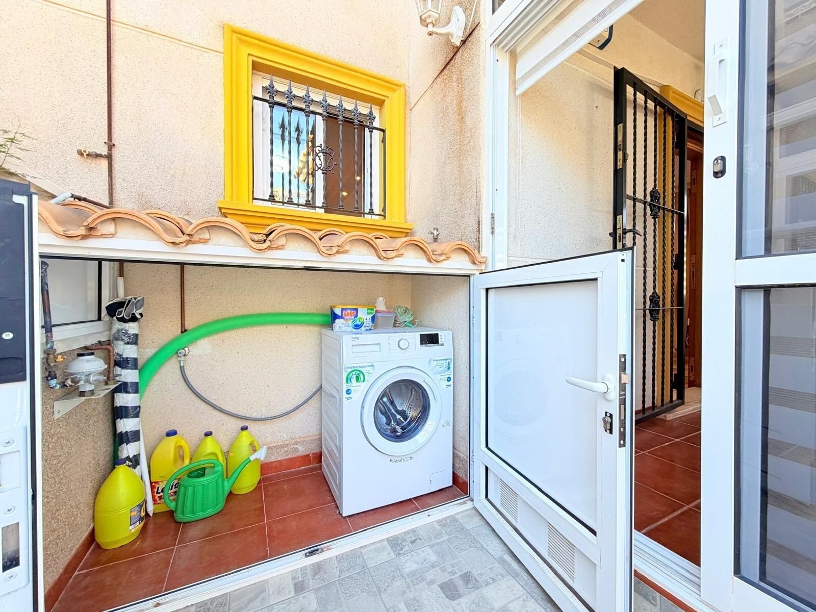 2-Bedroom House in Las Filipinas, Orihuela Costa - Image 10