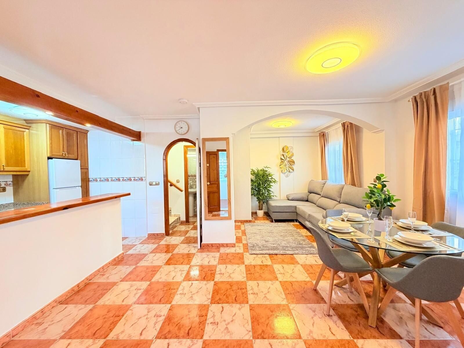 2-Bedroom House in Las Filipinas, Orihuela Costa - Image 13