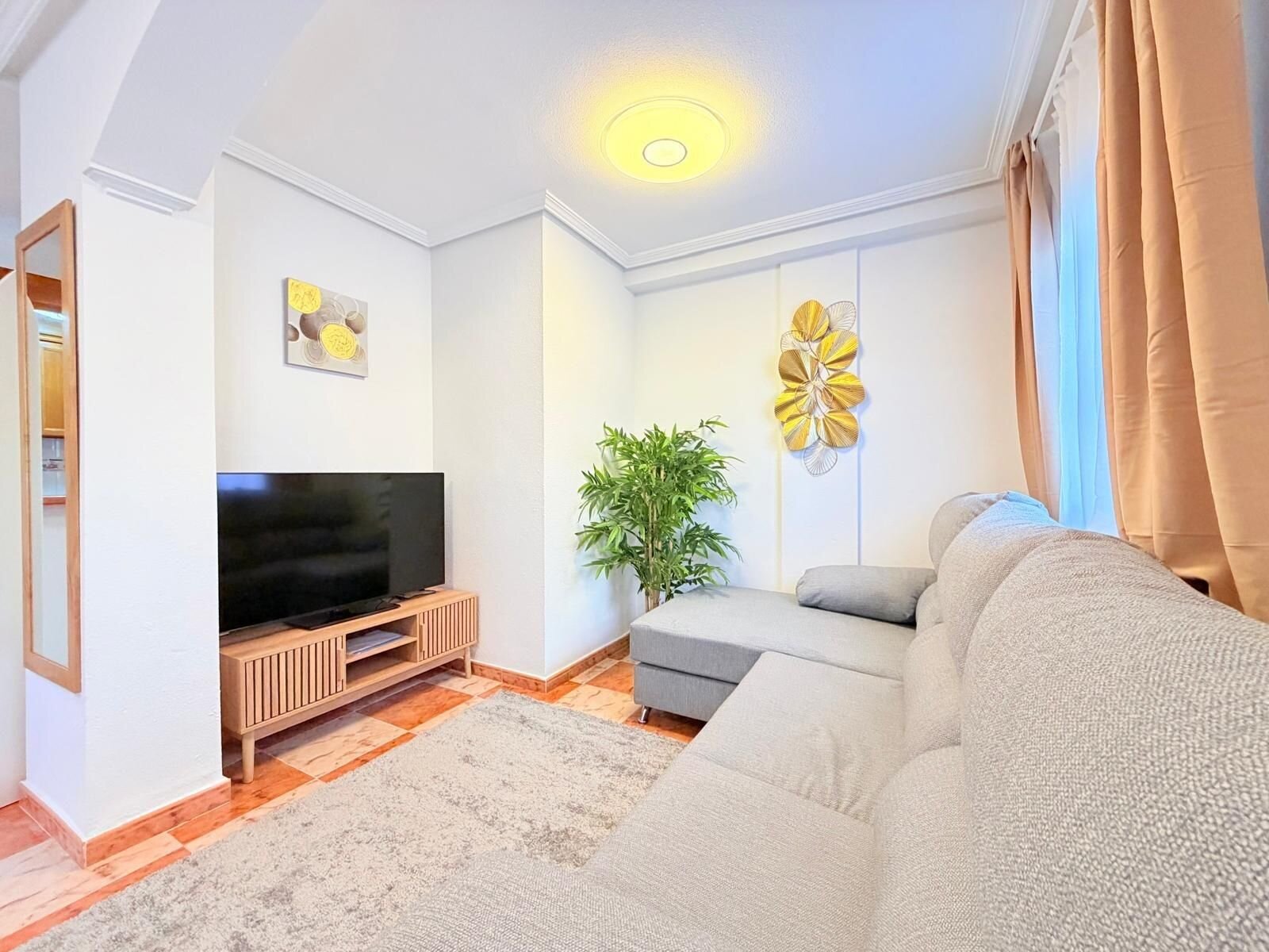 2-Bedroom House in Las Filipinas, Orihuela Costa - Image 17