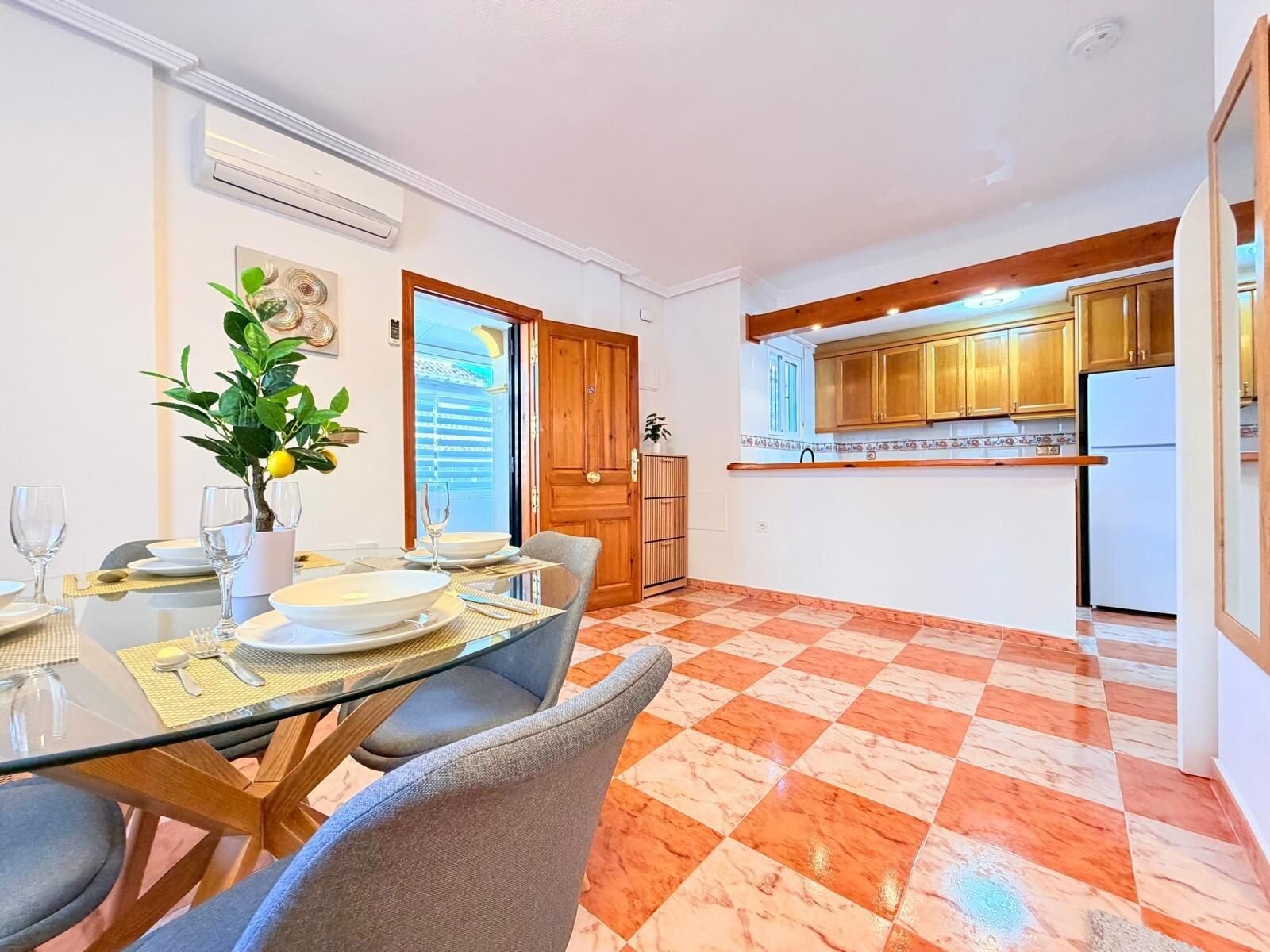 2-Bedroom House in Las Filipinas, Orihuela Costa - Image 18