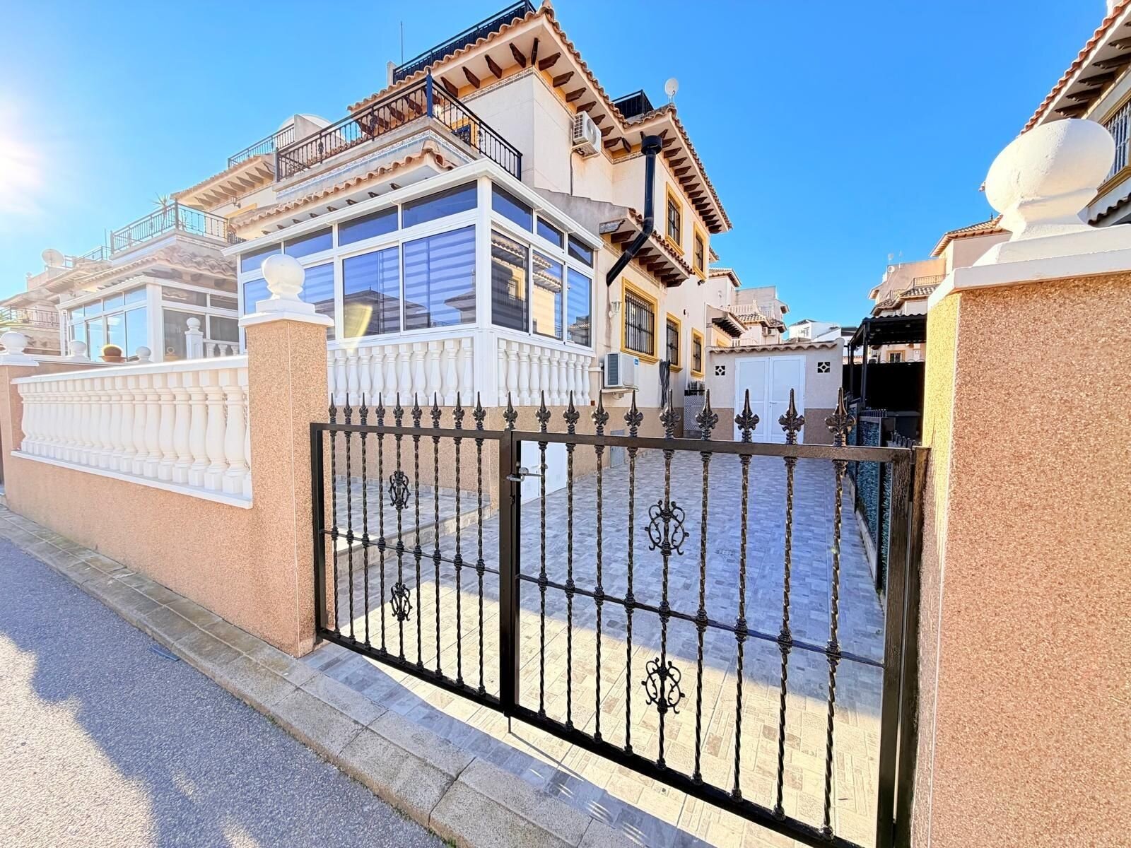 2-Bedroom House in Las Filipinas, Orihuela Costa - Image 2