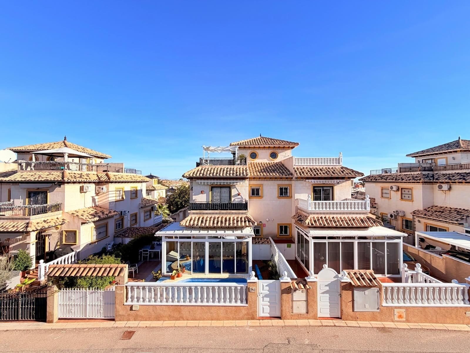 2-Bedroom House in Las Filipinas, Orihuela Costa - Image 36