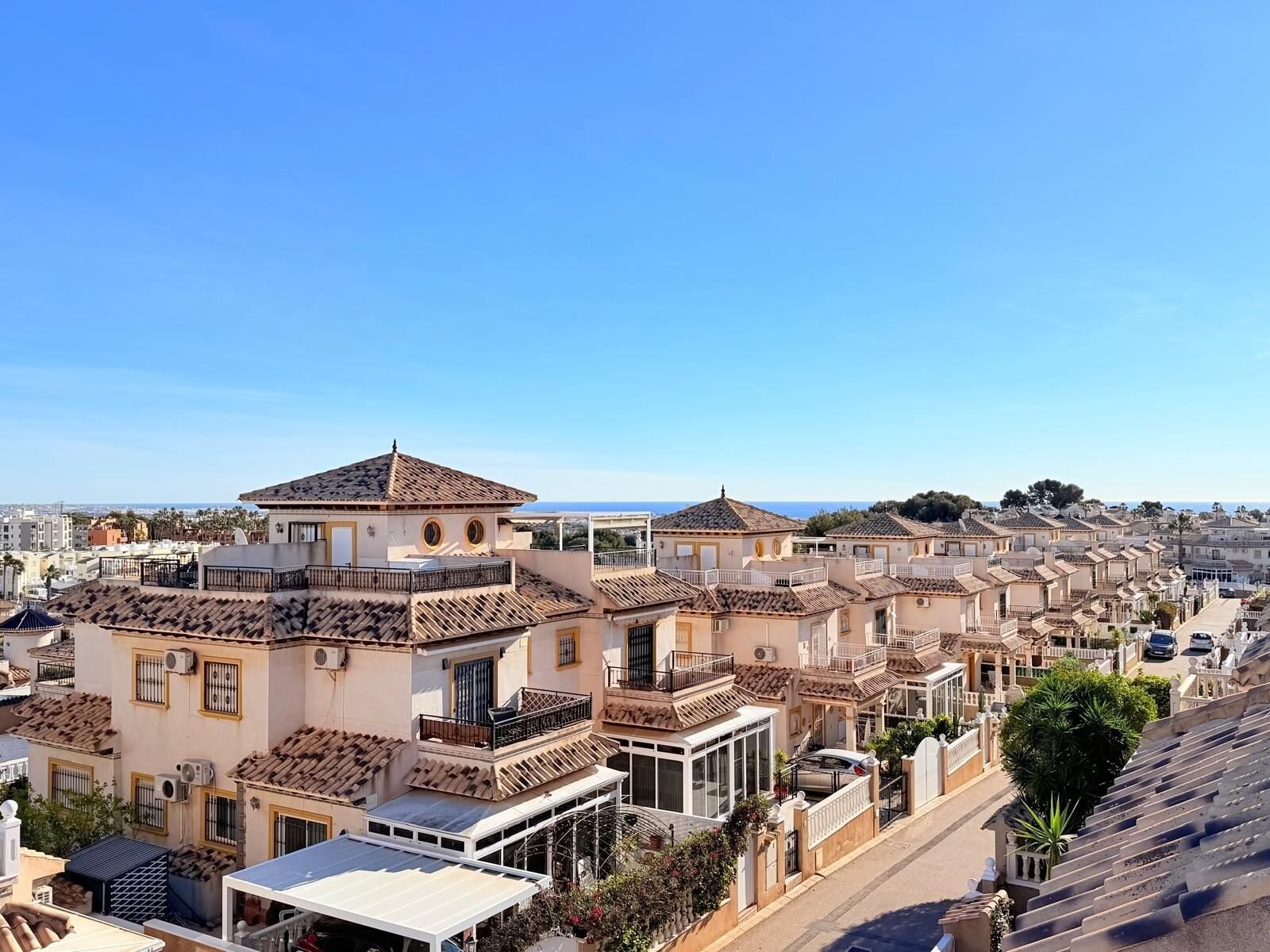 2-Bedroom House in Las Filipinas, Orihuela Costa - Image 41