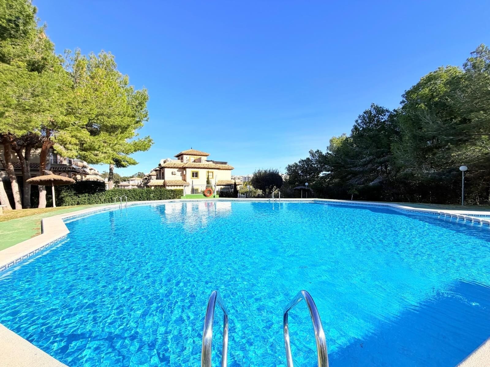 2-Bedroom House in Las Filipinas, Orihuela Costa - Image 46
