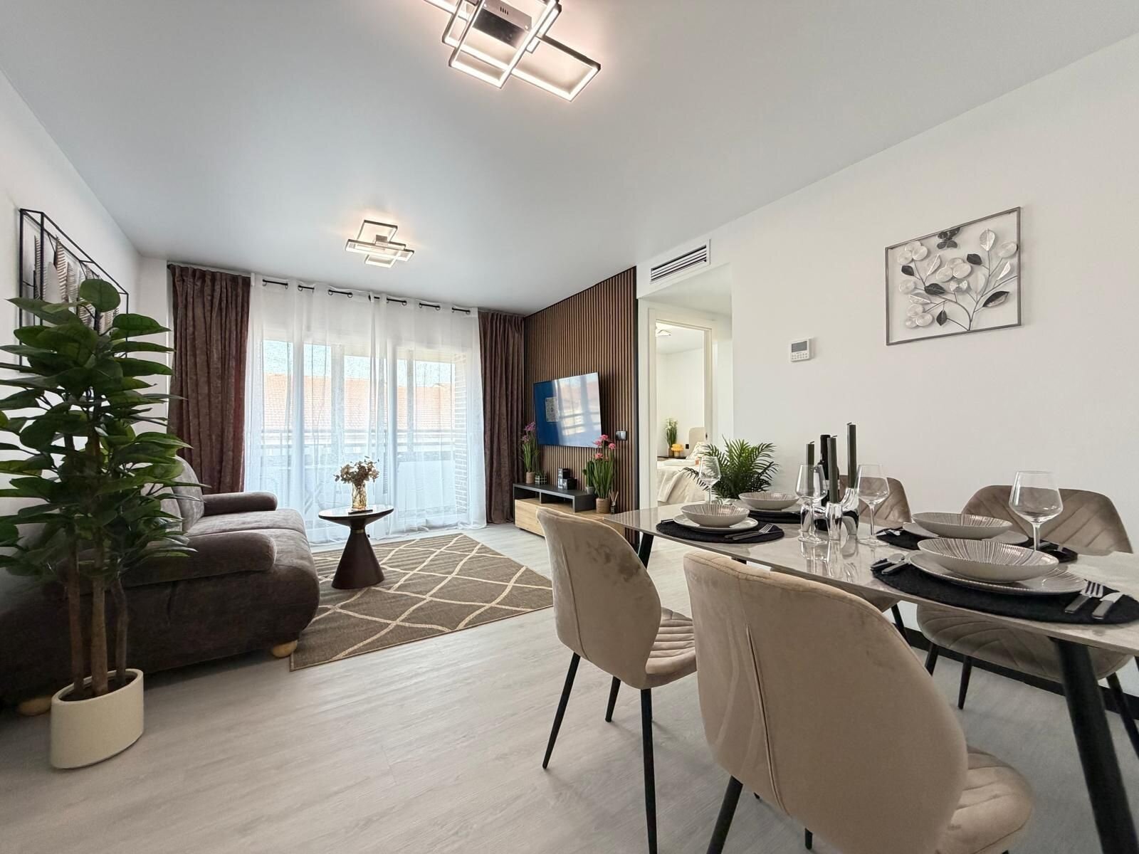 2-Bedroom Apartment in Playa del Cura, Torrevieja - Image 1