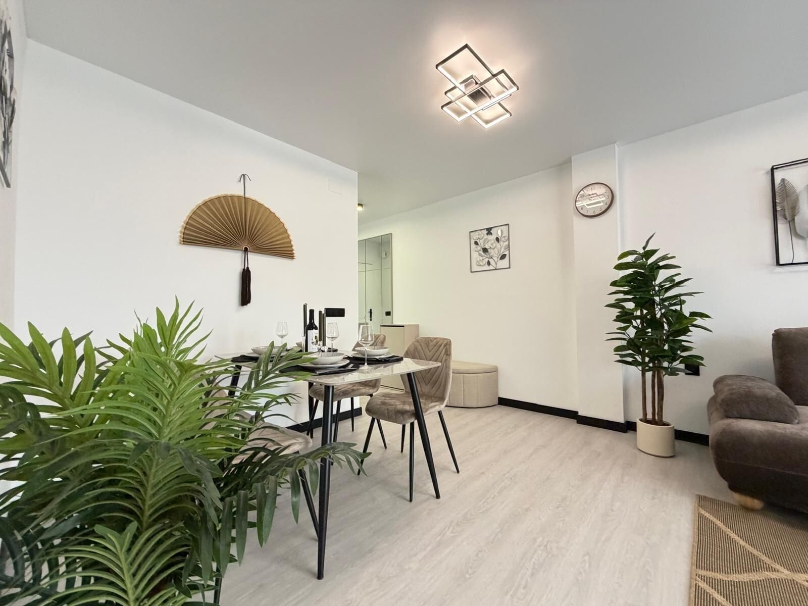 2-Bedroom Apartment in Playa del Cura, Torrevieja - Image 19