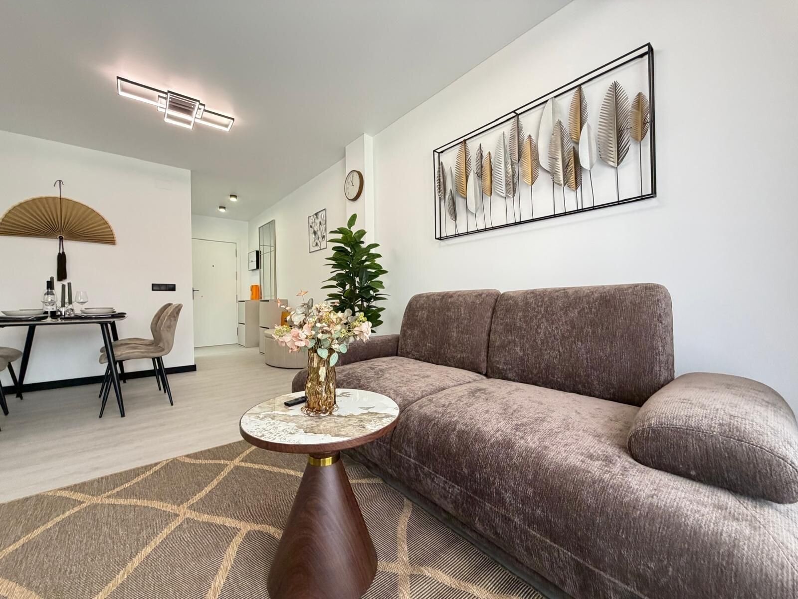 2-Bedroom Apartment in Playa del Cura, Torrevieja - Image 23