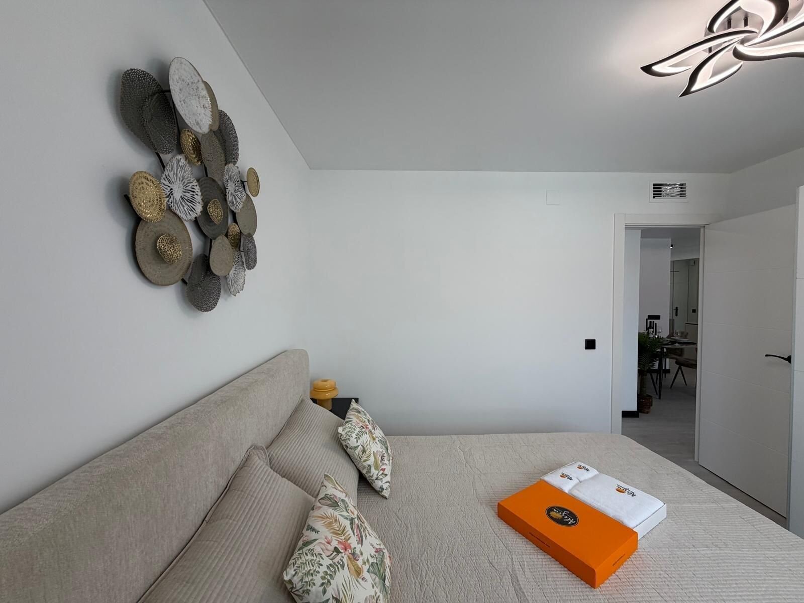 2-Bedroom Apartment in Playa del Cura, Torrevieja - Image 43