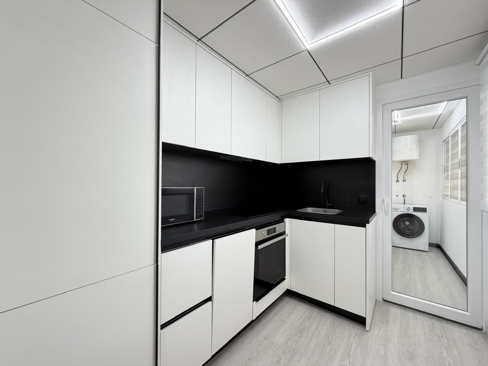 2-Bedroom Apartment in Playa del Cura, Torrevieja - Image 7