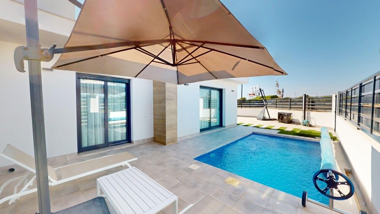 3-Bedroom Villa in Roldán, Torre - Pacheco - Image 4