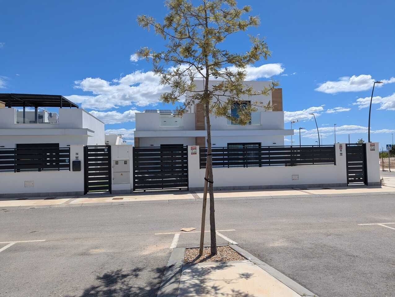 3-Bedroom Villa in Roldán, Torre - Pacheco - Image 6