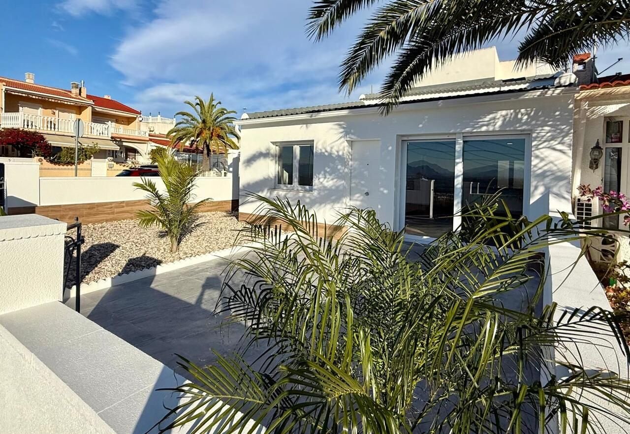 3-Bedroom Bungalow in Rojales Hills - Rosa Bungalows, Rojales - Image 2