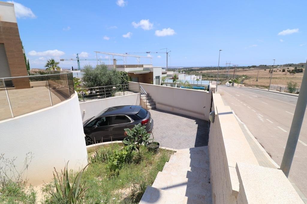 3-Bedroom Villa in Bellavista, San Miguel de Salinas - Image 15