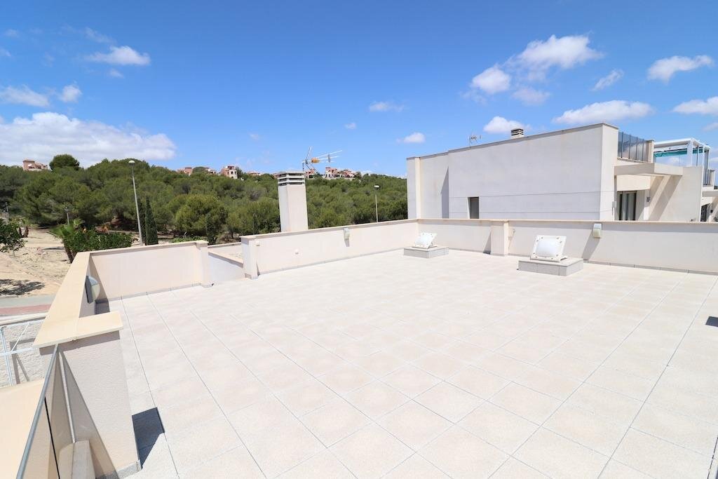 3-Bedroom Villa in Bellavista, San Miguel de Salinas - Image 19