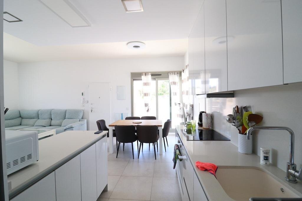 3-Bedroom Villa in Bellavista, San Miguel de Salinas - Image 4