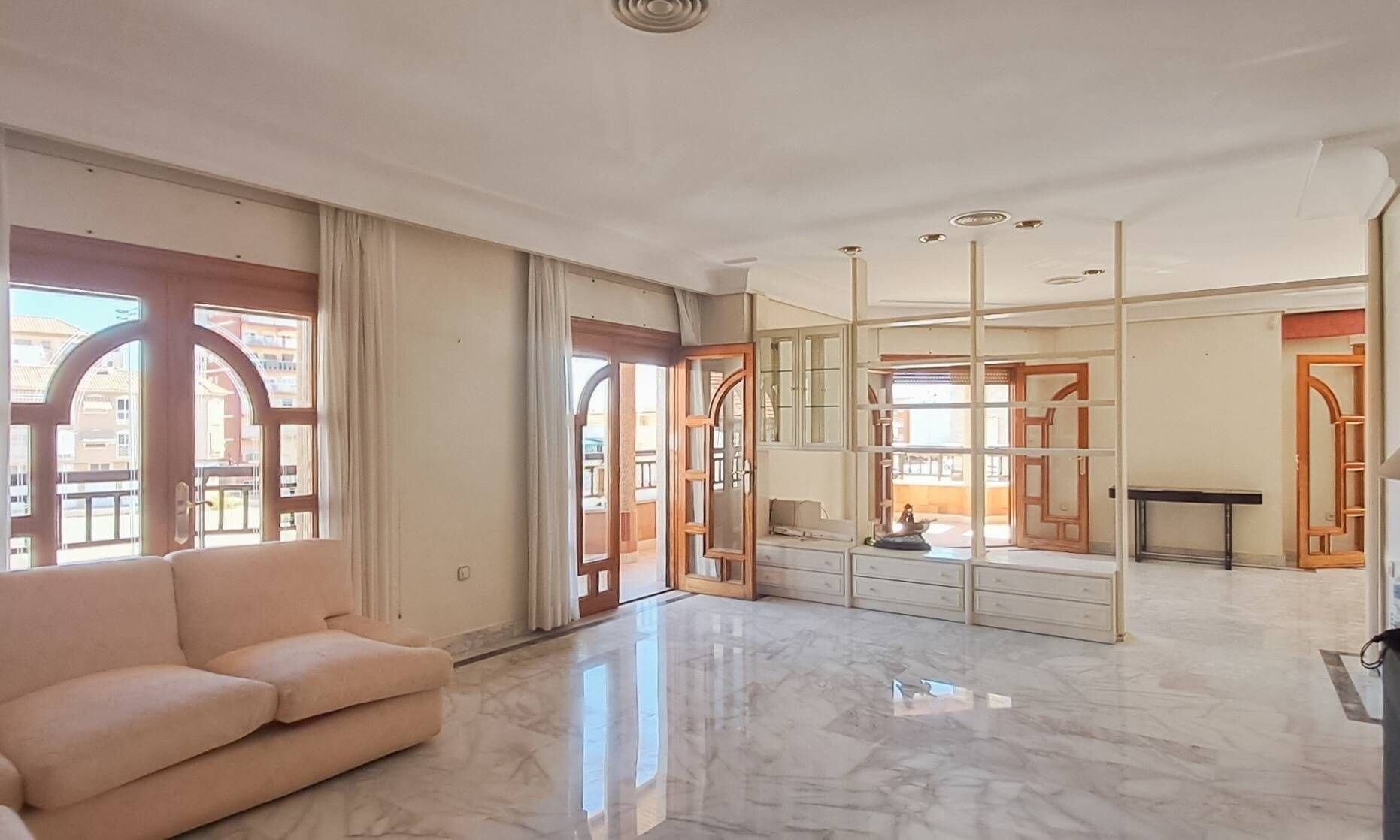 6-Bedroom Apartment in Lo Pagán, San Pedro del Pinatar - Image 3