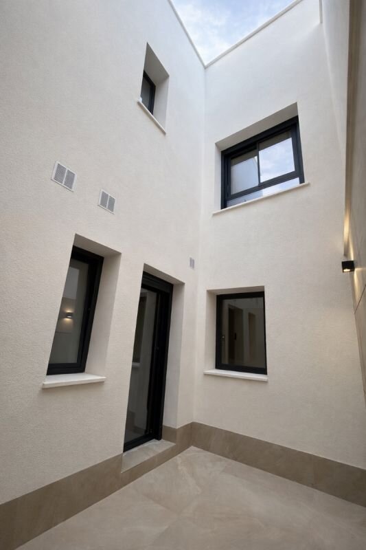3-Bedroom House in Comunidad Valenciana, Dolores - Image 6