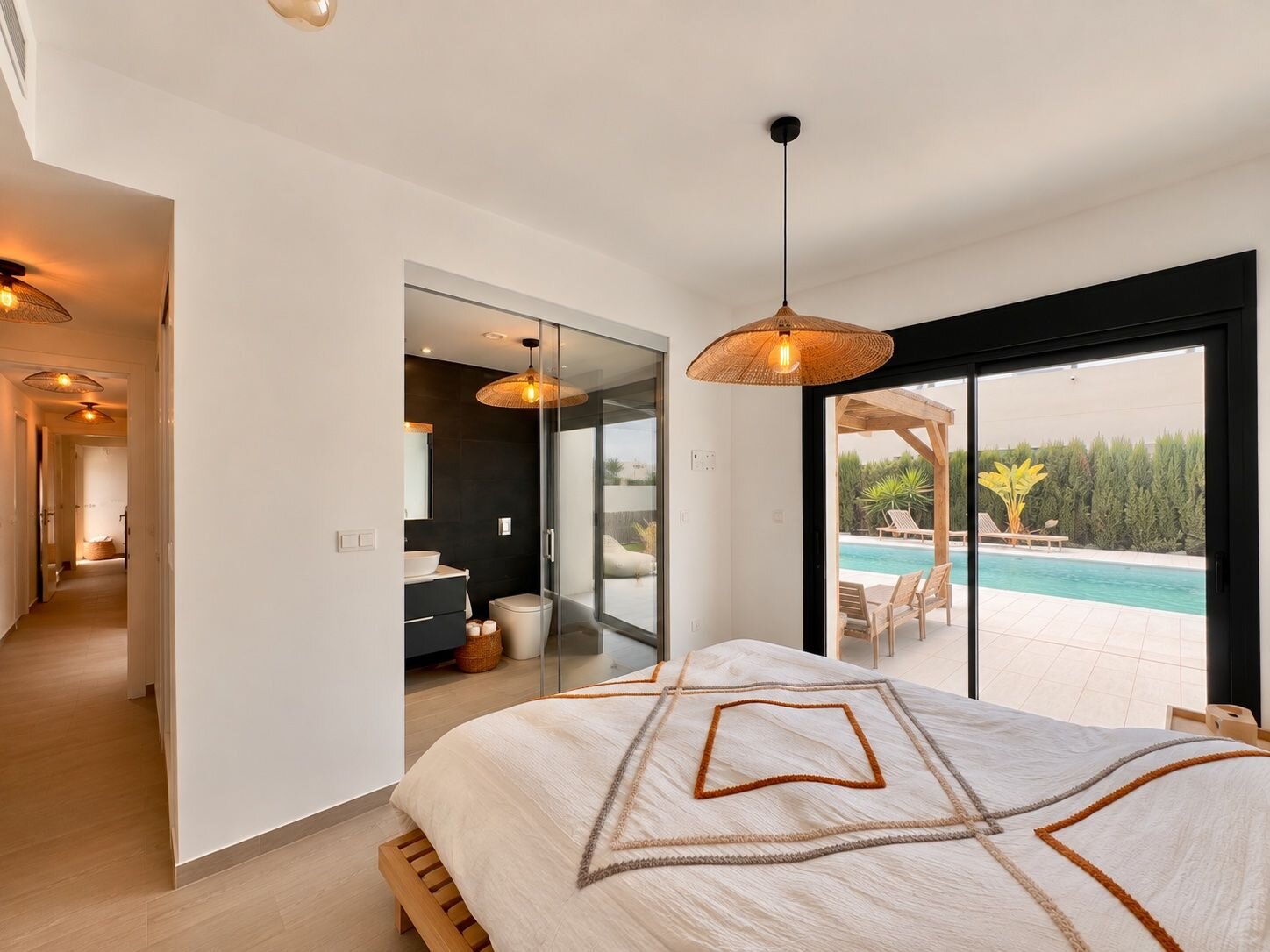 3-Bedroom Villa in Comunidad Valenciana, Algorfa - Image 10