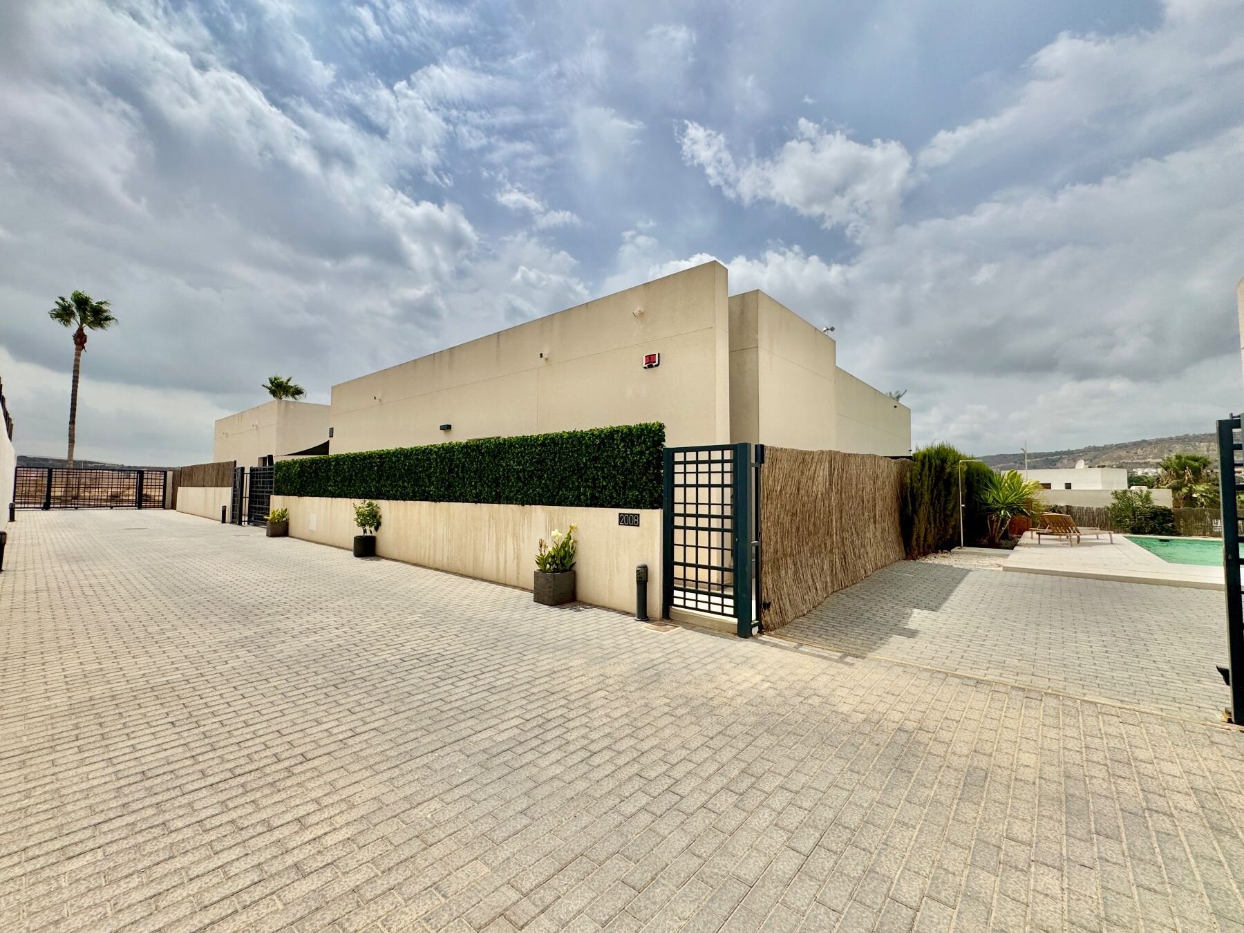 3-Bedroom Villa in Comunidad Valenciana, Algorfa - Image 36