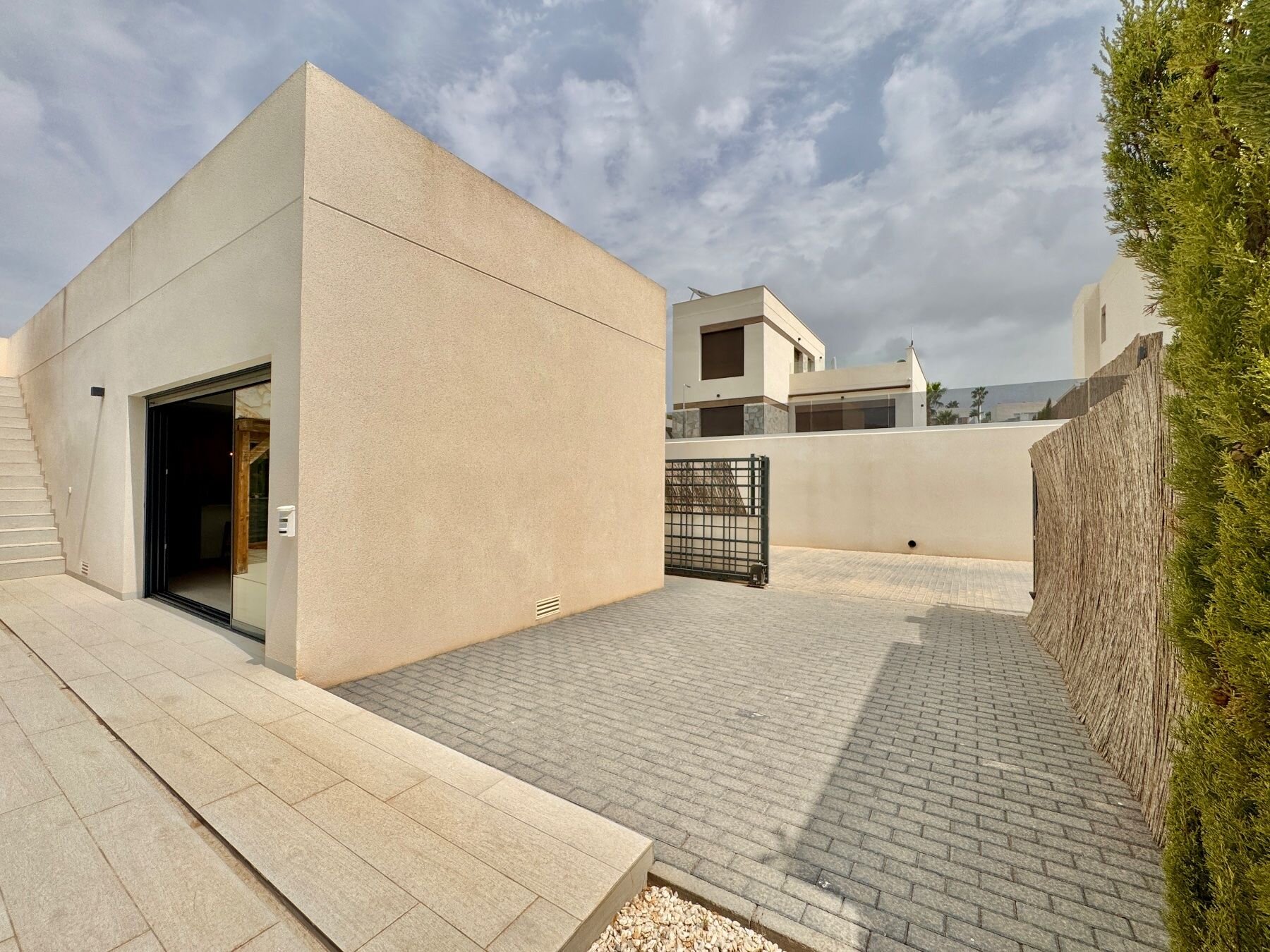 3-Bedroom Villa in Comunidad Valenciana, Algorfa - Image 37