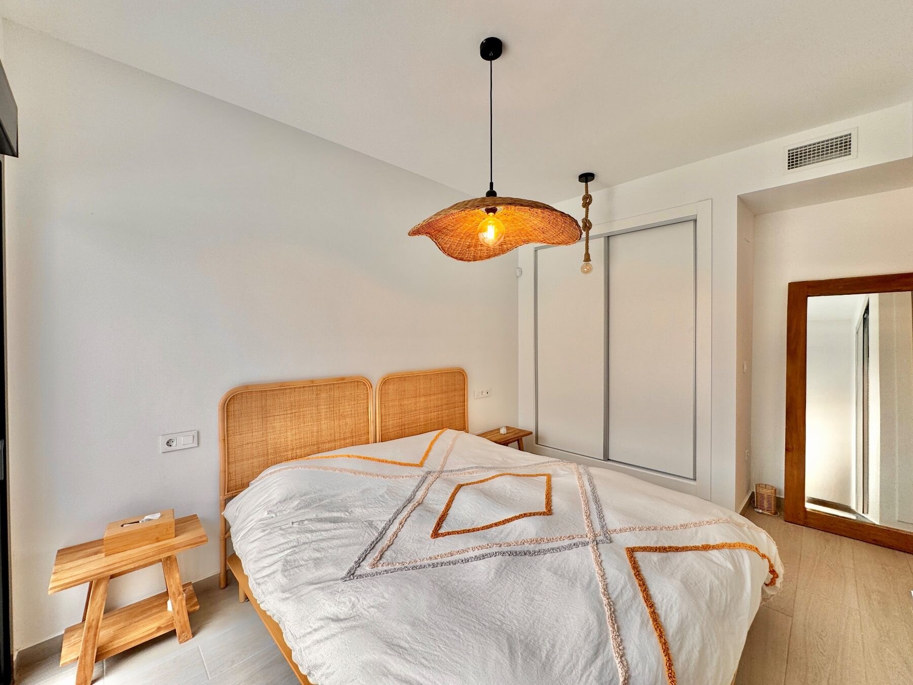 3-Bedroom Villa in Comunidad Valenciana, Algorfa - Image 8