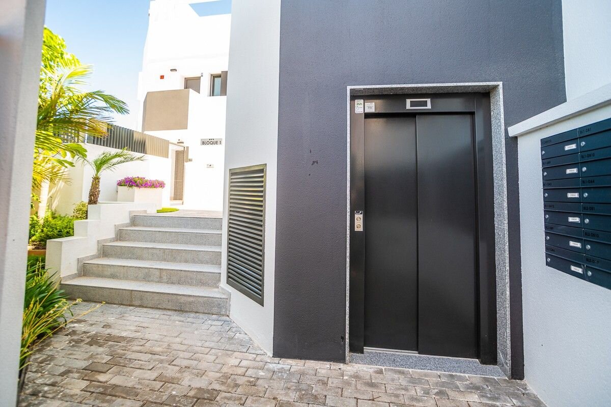 3-Bedroom Apartment in Lago Jardin, Torrevieja - Image 44