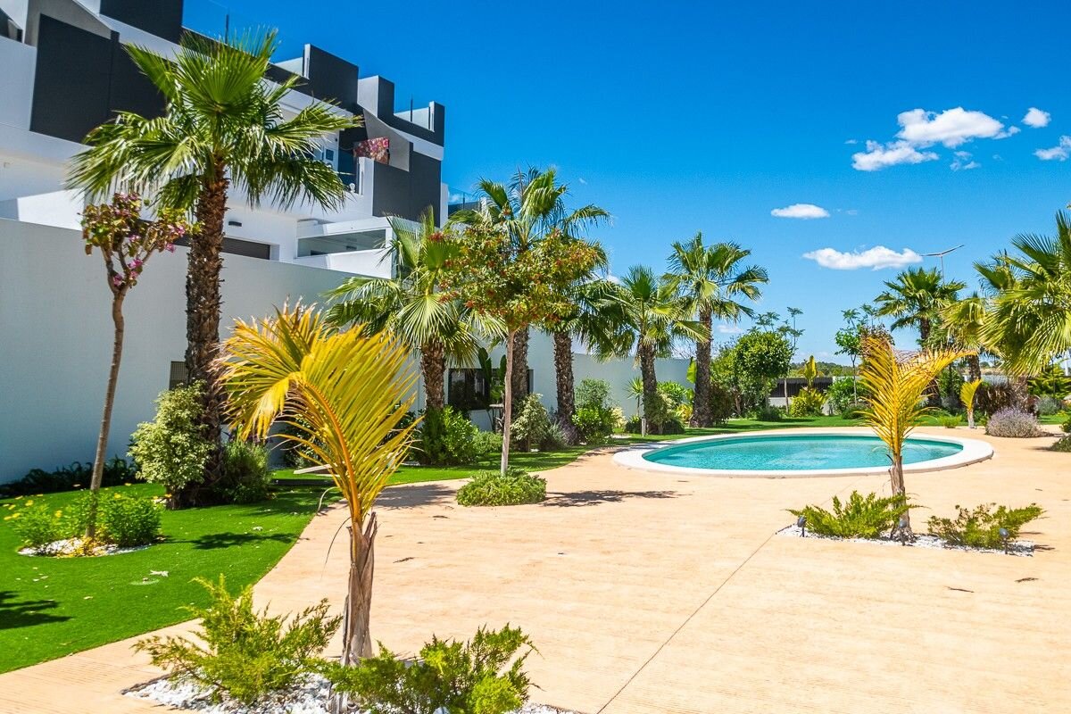 3-Bedroom Apartment in Lago Jardin, Torrevieja - Image 46