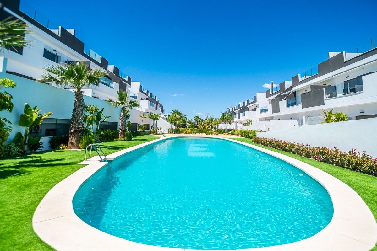 3-Bedroom Apartment in Lago Jardin, Torrevieja - Image 48
