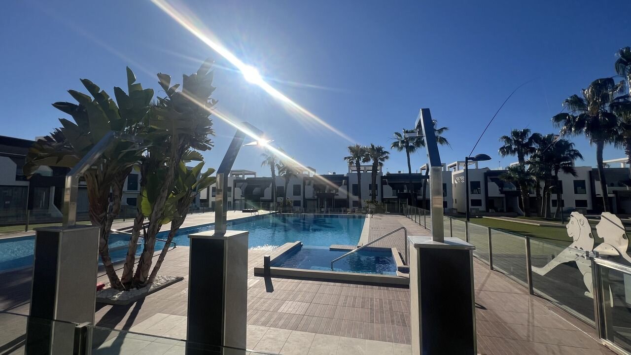 Appartement met 2 Slaapkamers in La Zenia, Orihuela Costa - Image 2