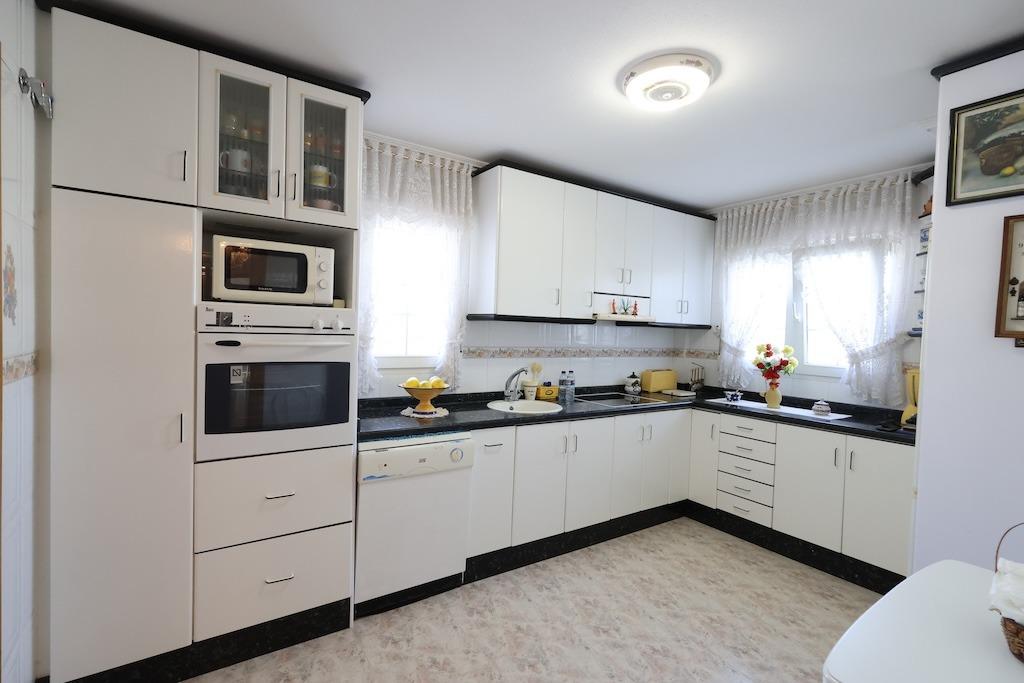 5-Bedroom Villa in Lomas de Campoamor-las Ramblas, Orihuela Costa - Image 4