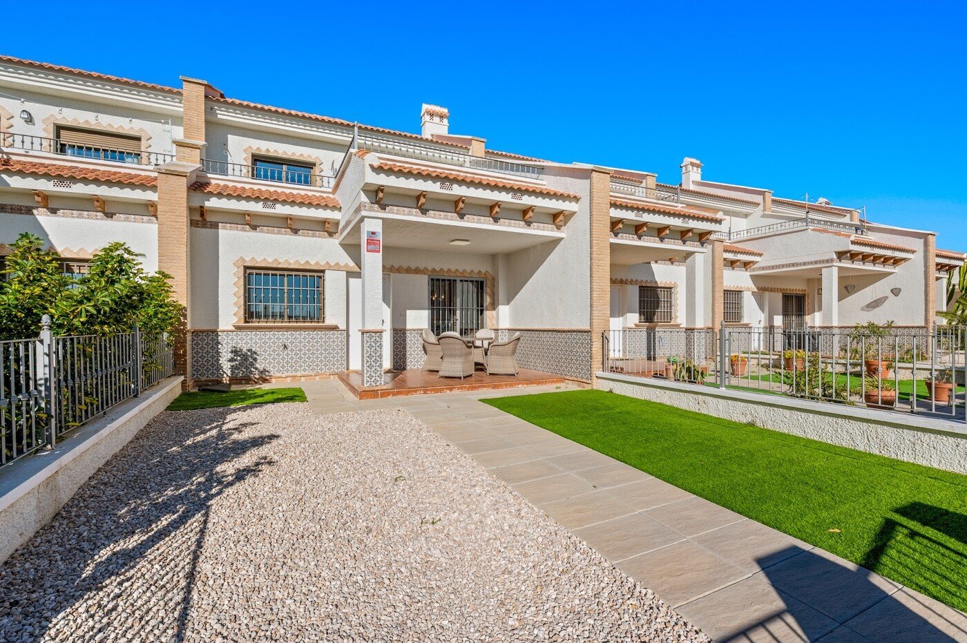 3-Bedroom House in San Miguel de Salinas - Image 1