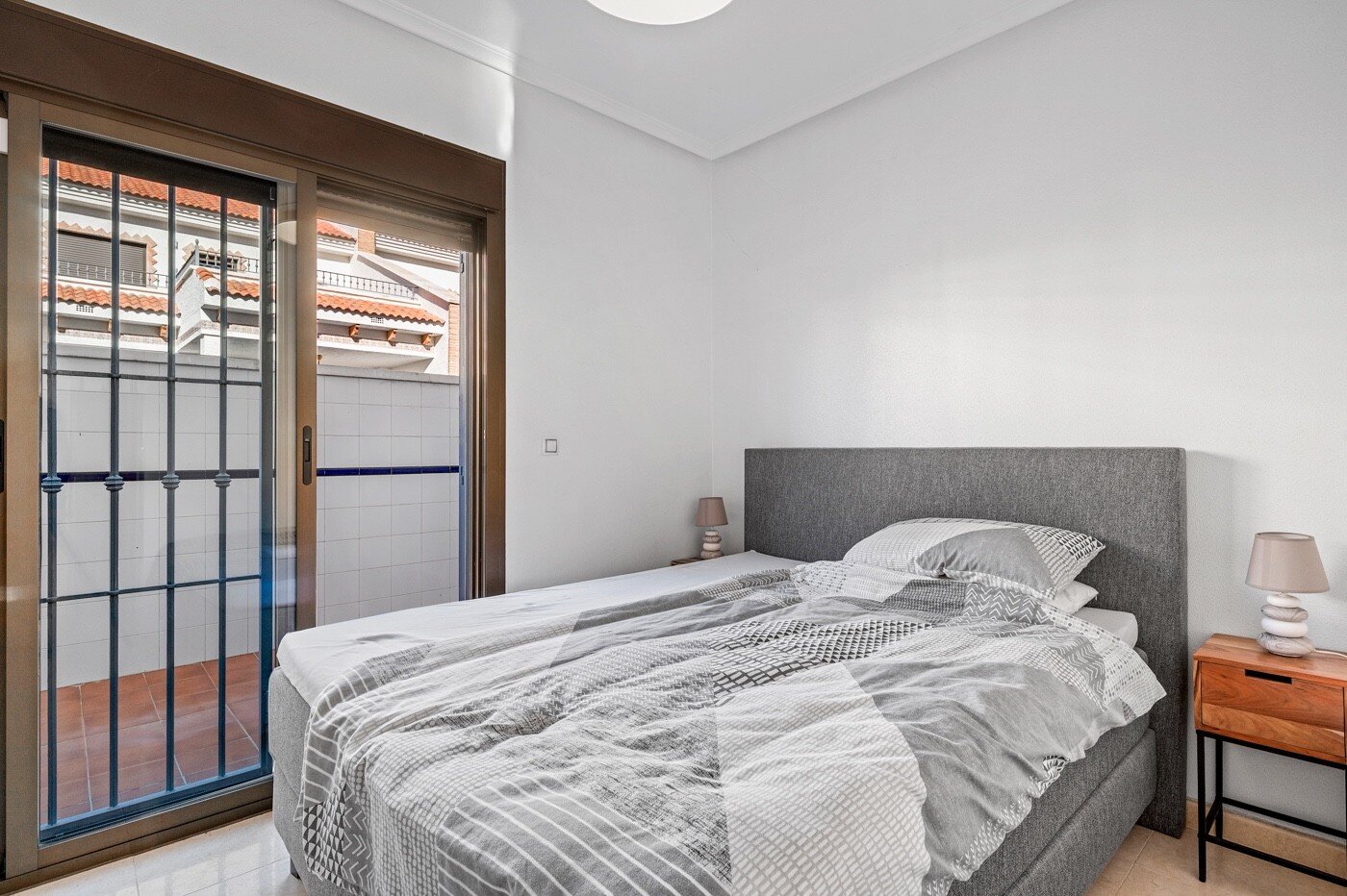 3-Bedroom House in San Miguel de Salinas - Image 22