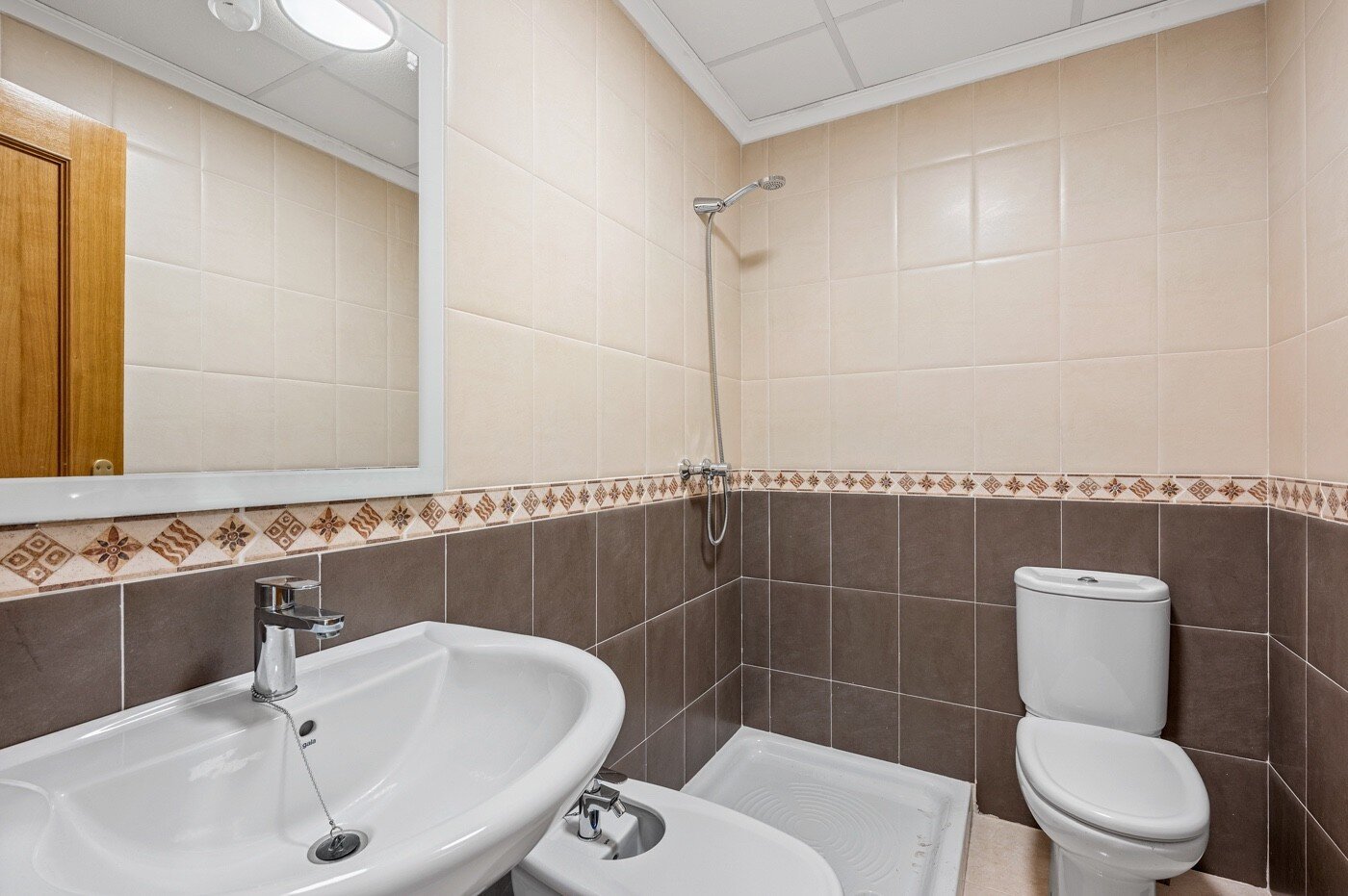 3-Bedroom House in San Miguel de Salinas - Image 26