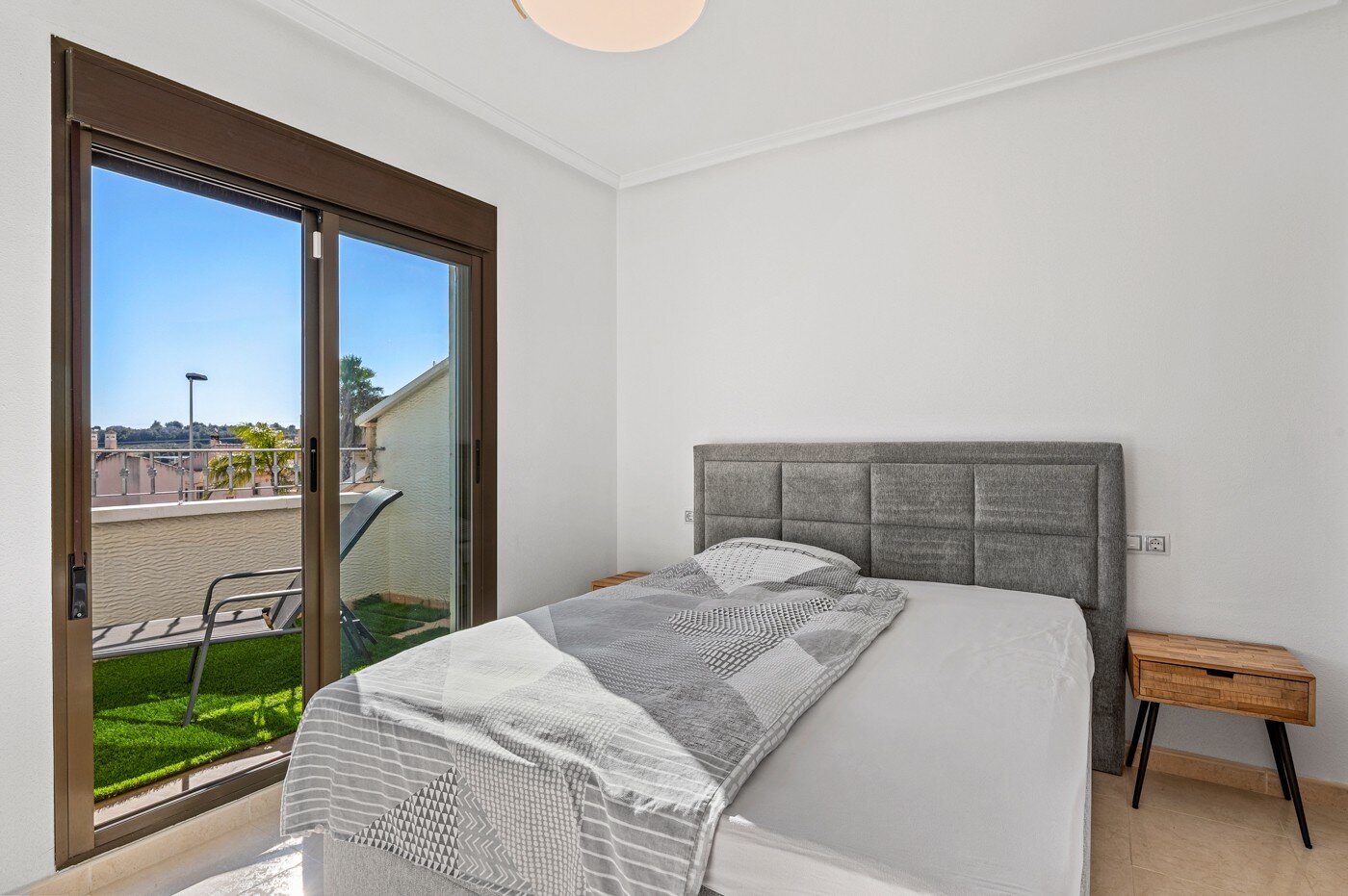 3-Bedroom House in San Miguel de Salinas - Image 28