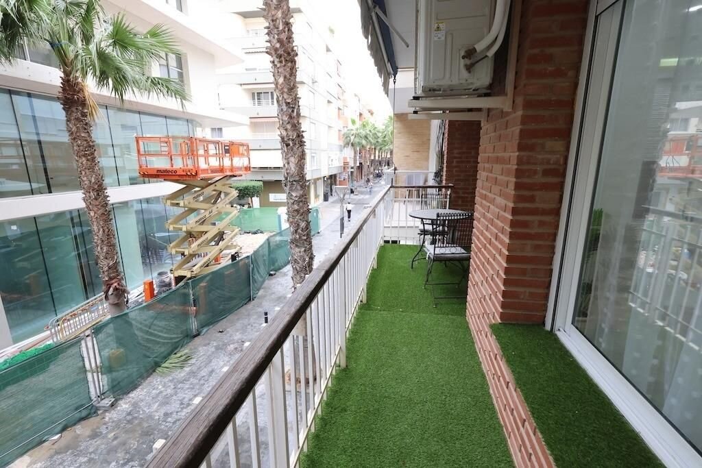 4-Bedroom Apartment in Torrevieja, Torrevieja - Image 14