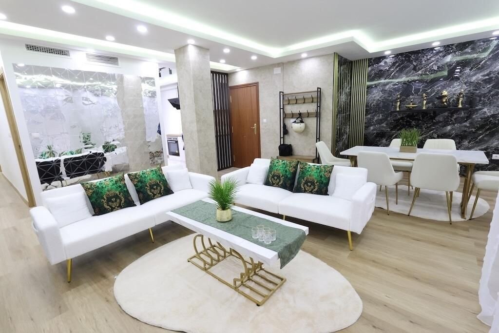 4-Bedroom Apartment in Torrevieja, Torrevieja - Image 2
