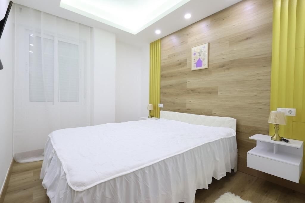4-Bedroom Apartment in Torrevieja, Torrevieja - Image 8