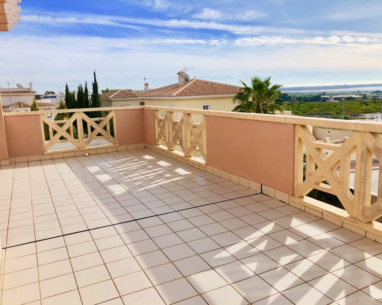 Villa de 4 Dormitorios en Doña Pepa, Rojales - Image 12